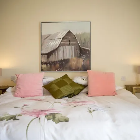 Helen's Hideaway *